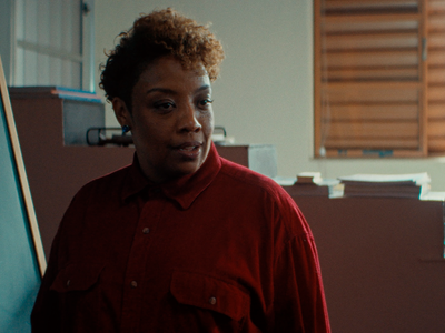 A PROFESSORA DE FRANCES | THE FRENCH TEACHER